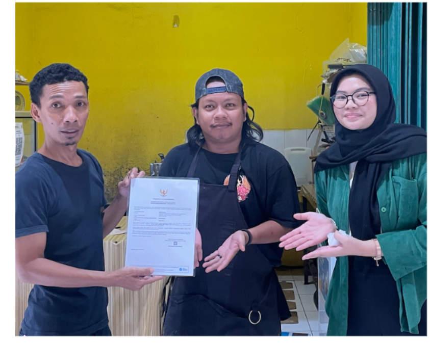 Tim KKN UNDIP Dampingi Kantin Kampus Peroleh Sertifikasi Halal: Dorong Keamanan Pangan dan Kepercayaan Konsumen