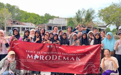 Dari Kampus ke Pesisir: Aksi Nyata Mahasiswa UNDIP Menanam Harapan di Balik Akar Mangrove Desa Morodemak